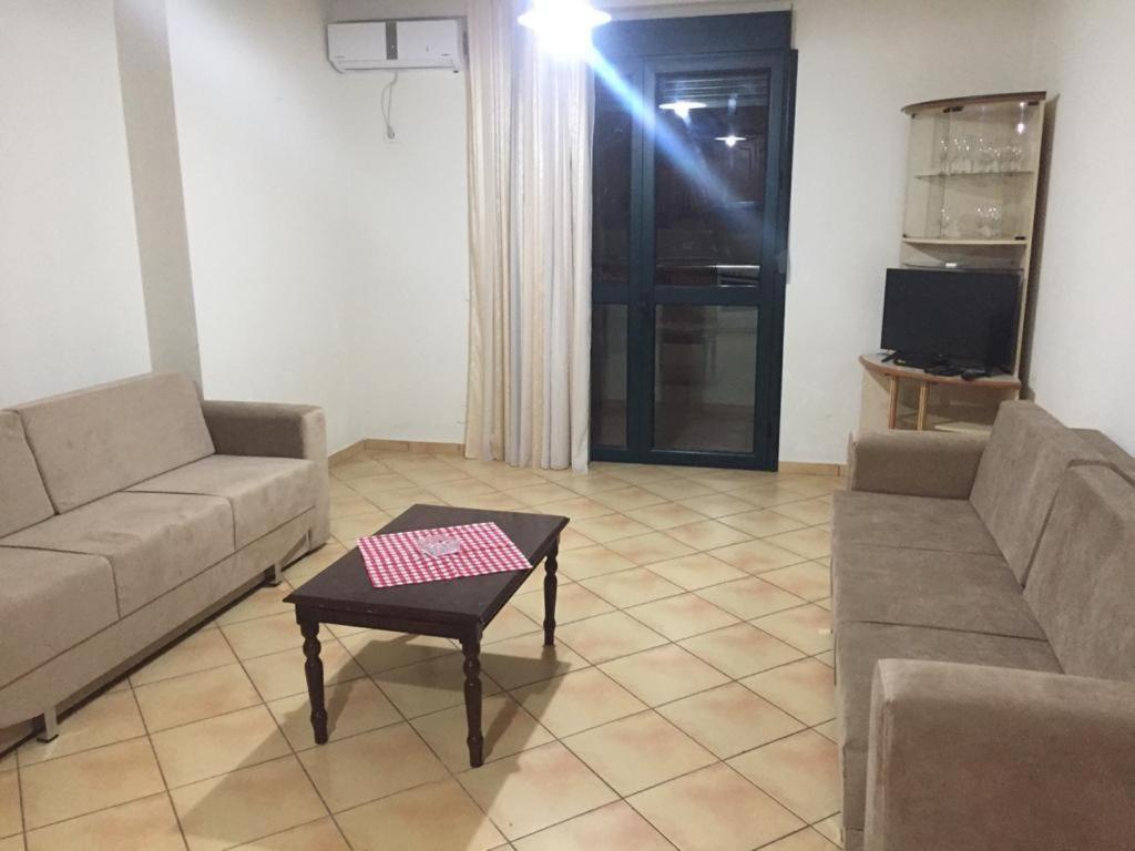 Seaside Apartment Vlorë Esterno foto